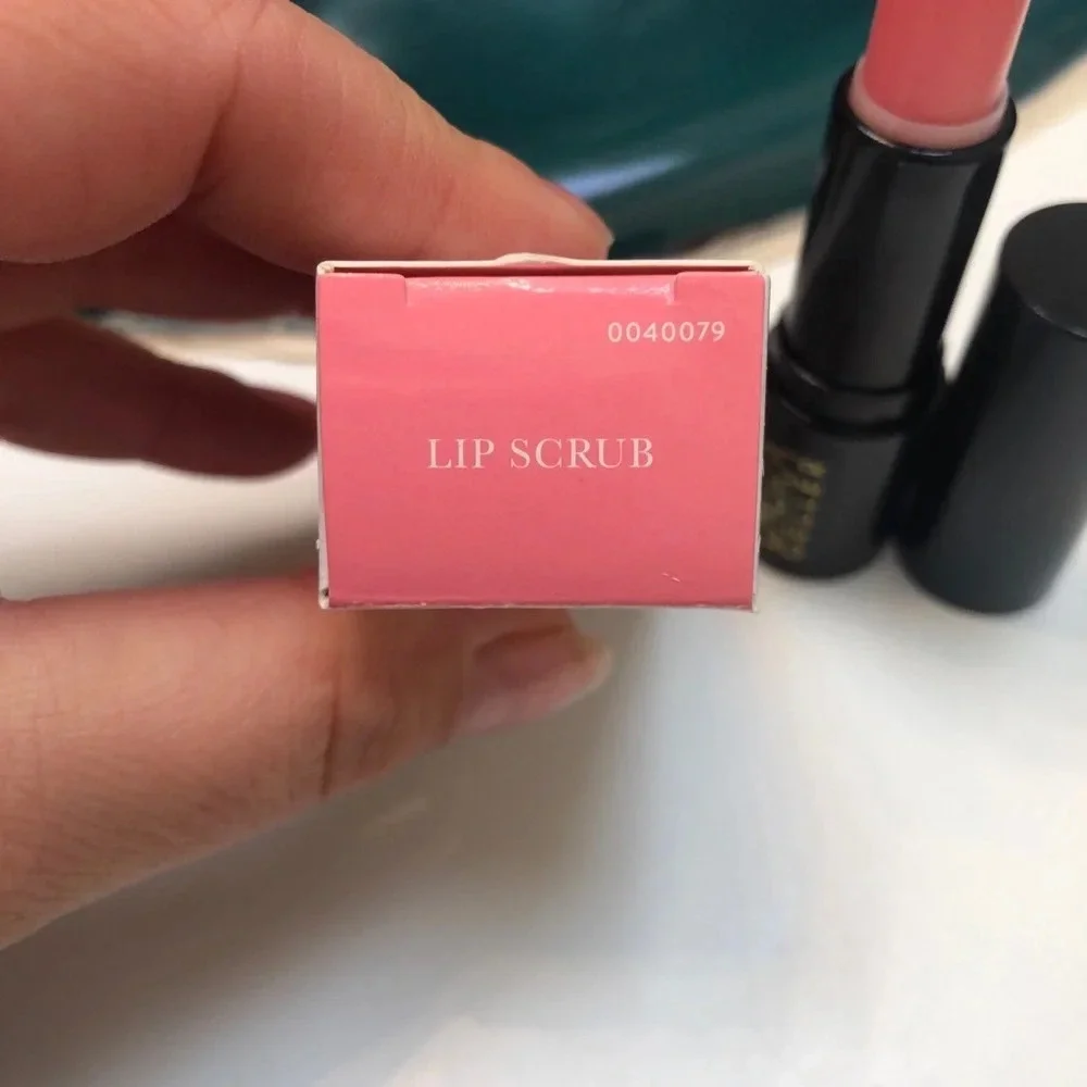 NIB LAURA GELLER LIP SCRUB